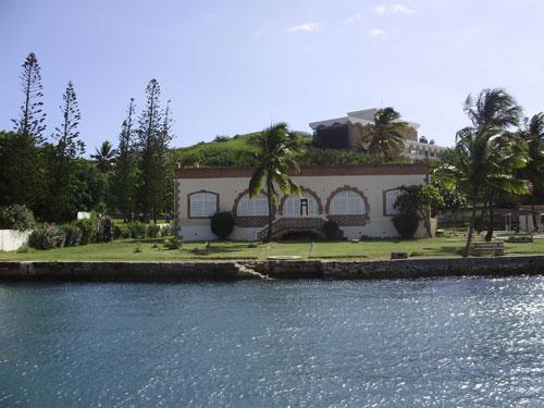 CREIPAC New Caledonia building by the water for learning french in new caledonia