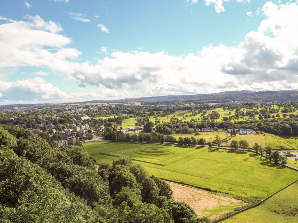 view of lawns stirling castle with discover scotland tours