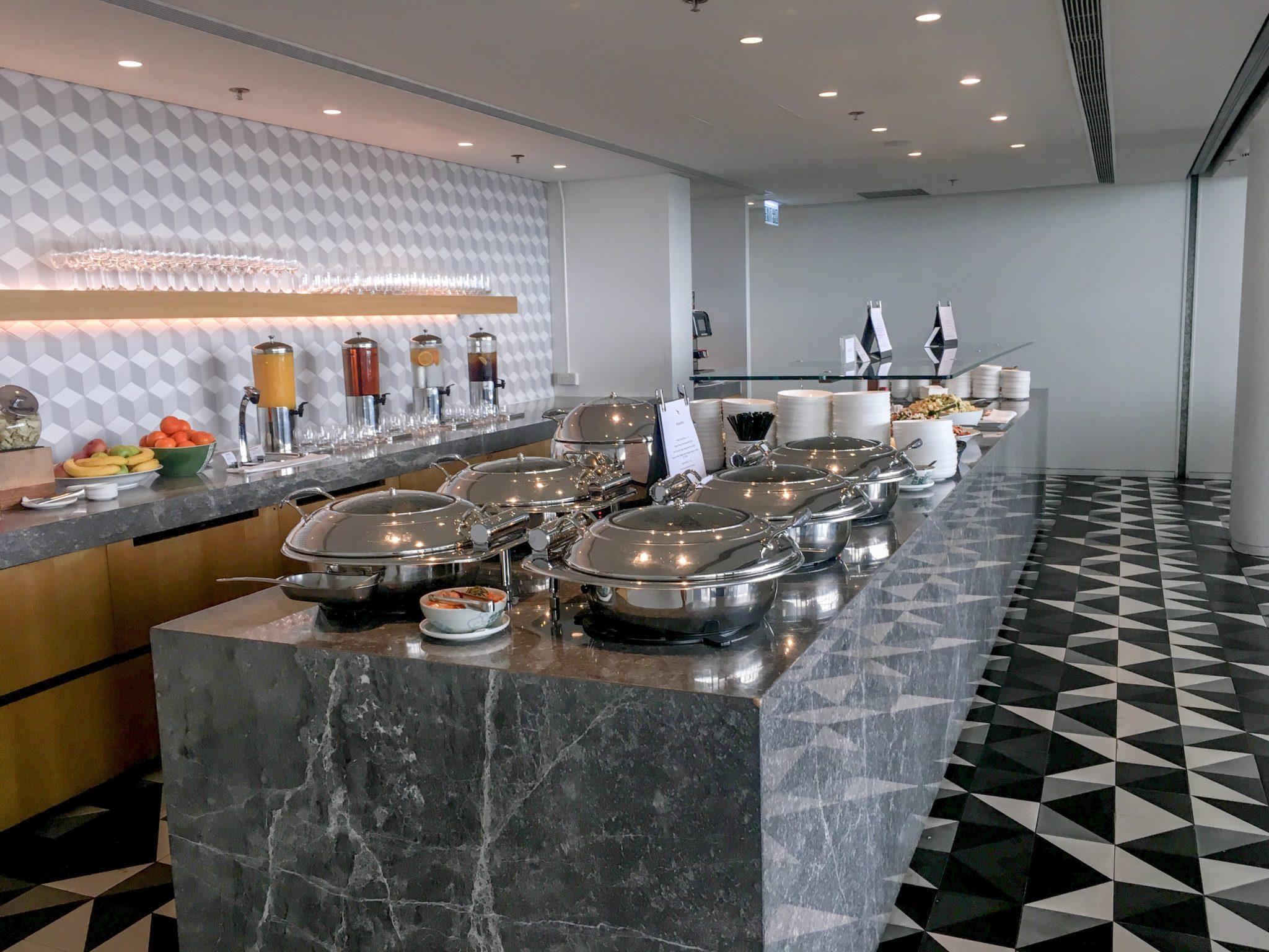 Qantas Hong Kong Lounge Review - Sarah Sees The World