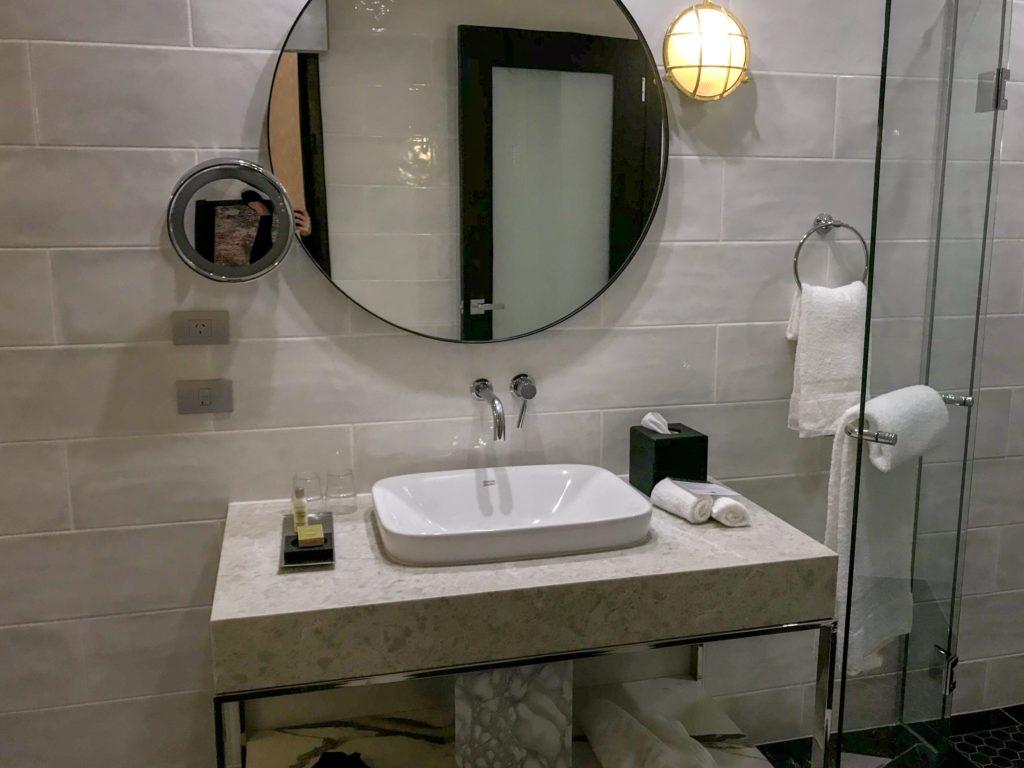 Bathroom Suite DoubleTree by Hilton Wellington
