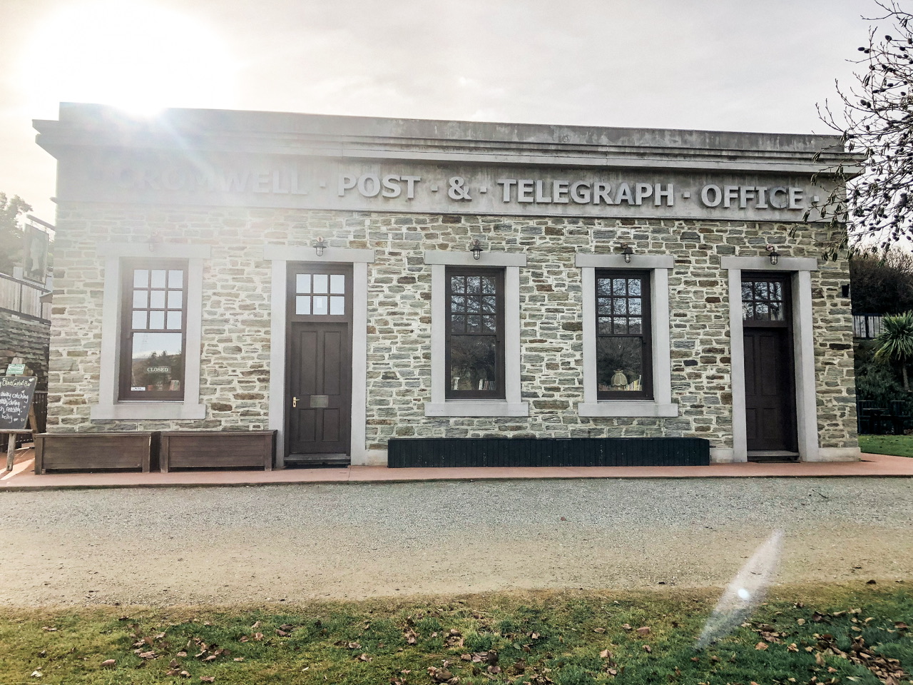 Exterior of stone Cromwell Post and Telegraph Office